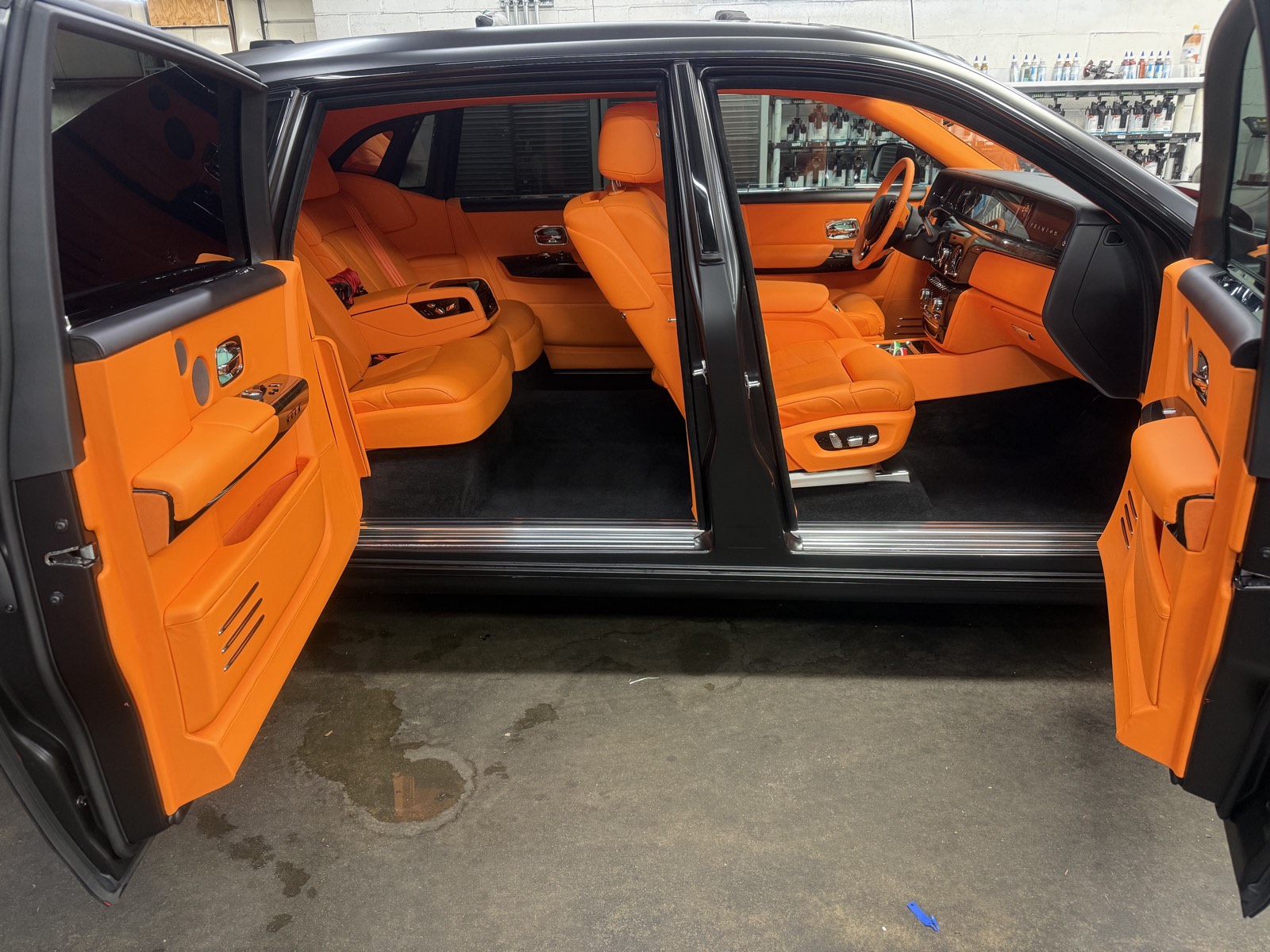 car-detailing-concept